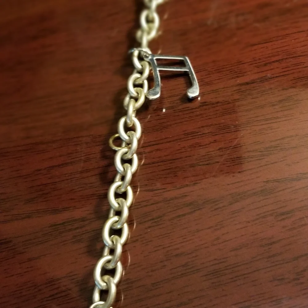 Handcrafted musical note charm 8" link bracelet - Picture 2 of 2